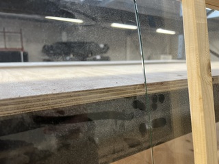 Vuren deurkozijn, glas gebarsten Hillhout